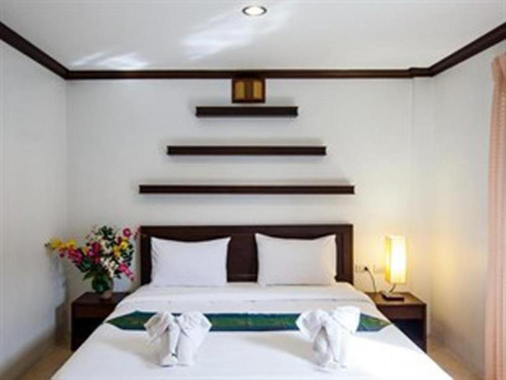 Triple Rund Place Hotel Patong Экстерьер фото
