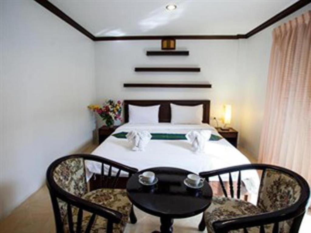 Triple Rund Place Hotel Patong Экстерьер фото