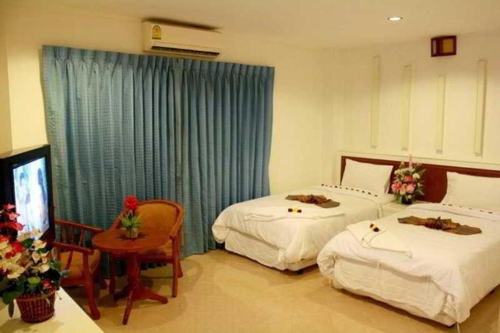 Triple Rund Place Hotel Patong Экстерьер фото