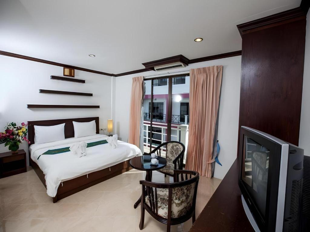 Triple Rund Place Hotel Patong Экстерьер фото